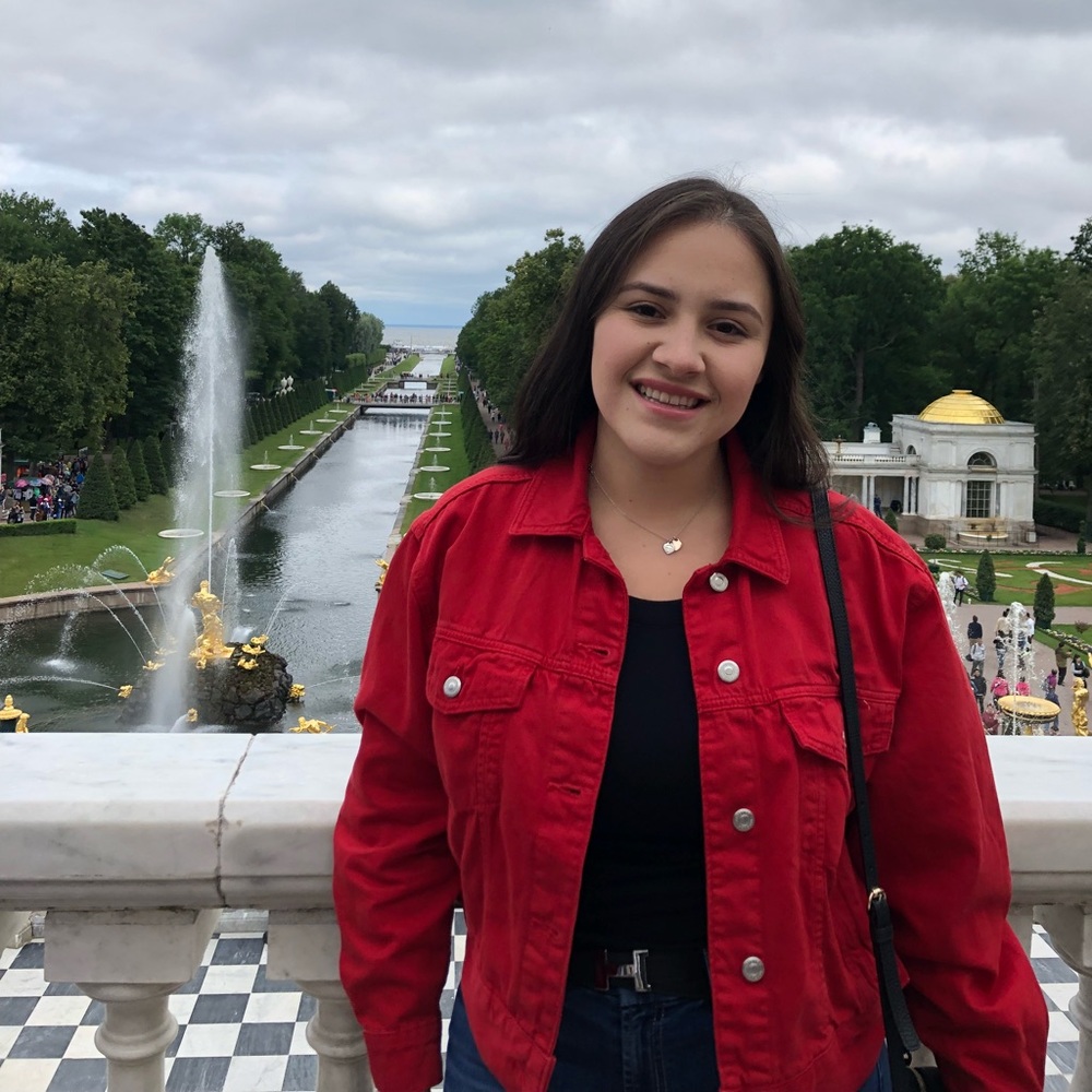 Meet your Posher, Gabriela